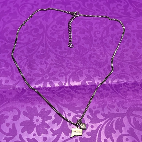 New Plain Outline “Connecticut” Map with Script & Heart Nickel Free Necklace - Picture 7 of 7